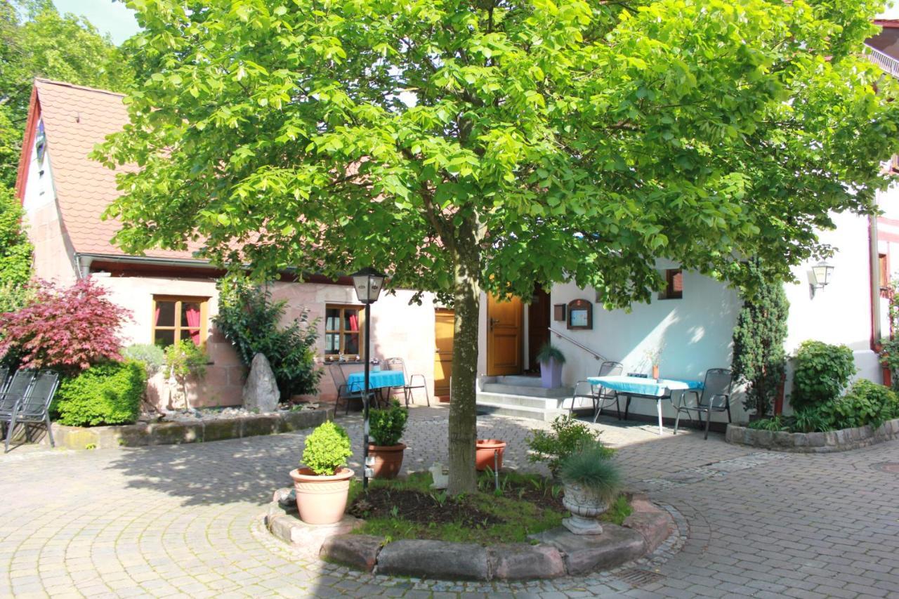 Hotel Zur Friedenslinde Norimberga Esterno foto